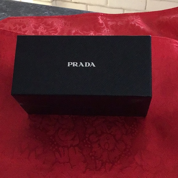 Sunglasses - Picture 2 of 7